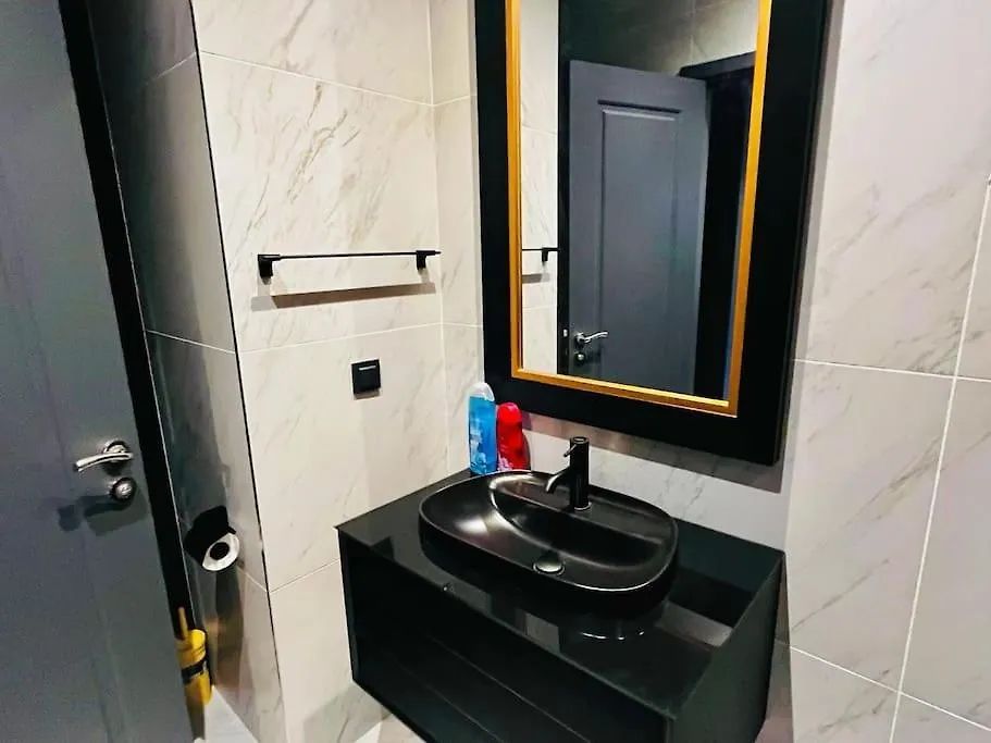 Modern Apartment In The Center اسطنبول تركيا