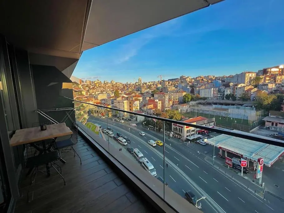 Modern Apartment In The Center اسطنبول تركيا